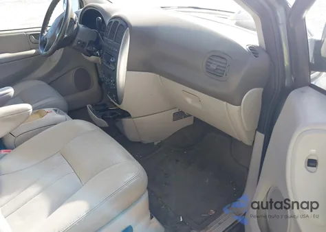 2005 Chrysler Town & Country Touring z USA, uszkodzony, nr VIN 2C4GP54L25R423641